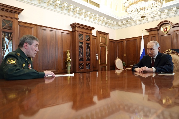 Putin ha hecho el anuncio tras reunirse con el jefe del Ejército,