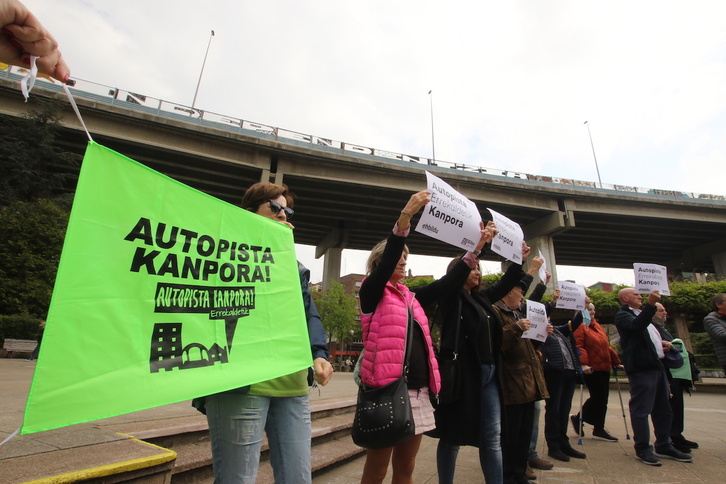 Acto de EH Bildu contra el viaducto de Errekalde, en mayo de 2022.