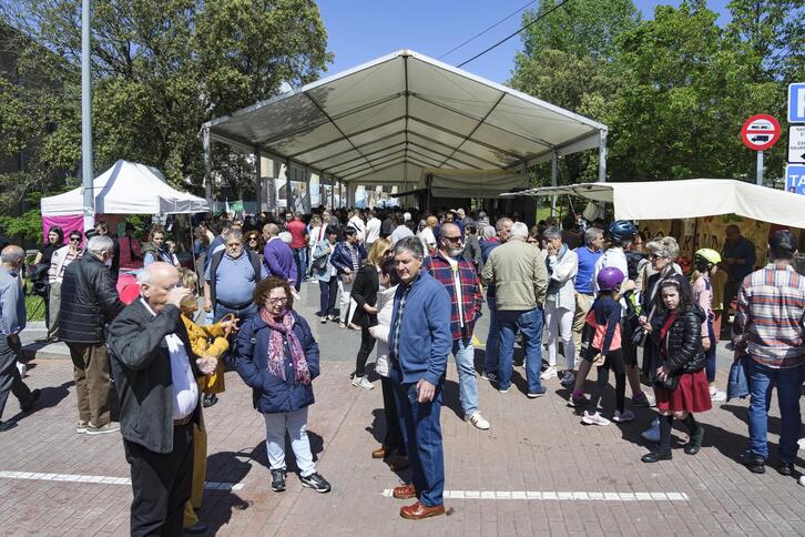 Gatika txikia den arren, ondo moldatzen dira denek batera jai ederrak ospatzeko.