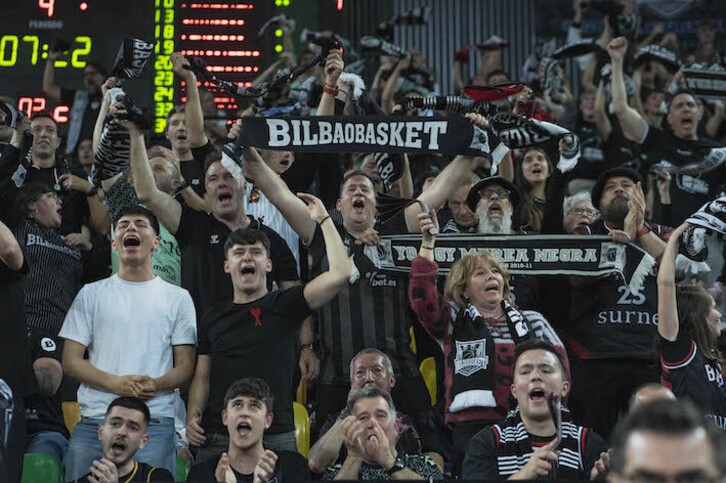 La afición que llenó Miribilla también estará con los hombres de negro en tierras helenas.