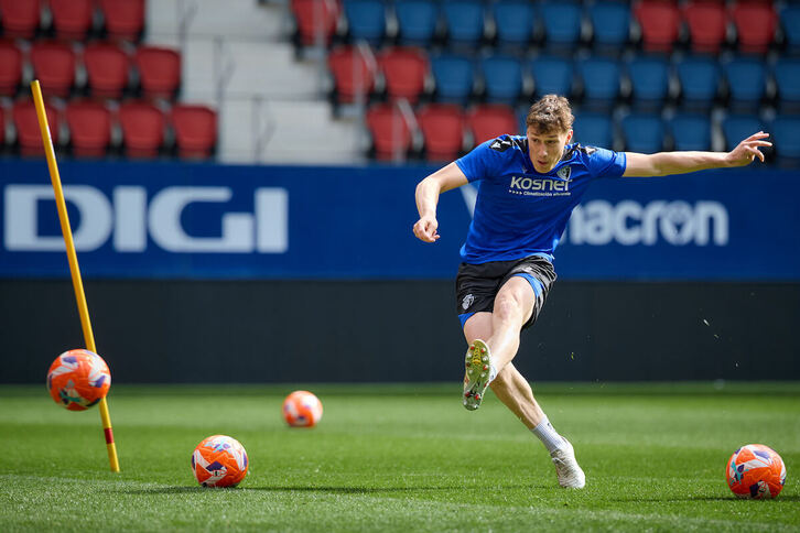 Herrando seguirá en la defensa de tres centrales que tan buenos resultados ha dado.