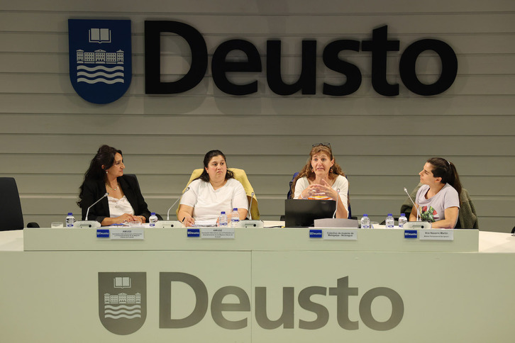 Mari Sol Duval, Tamara Clavería, Bea Huber y Ane Navarro, en la mesa redonda.
