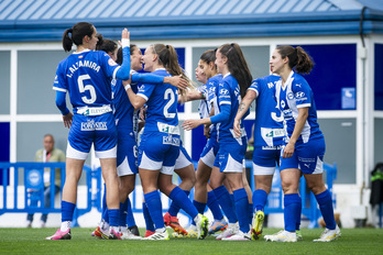 Alaves-Getafe partidan babazorroak gola ospatzen.