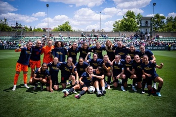 Las jugadoras del Barcelona celebran su décimo título de Liga.