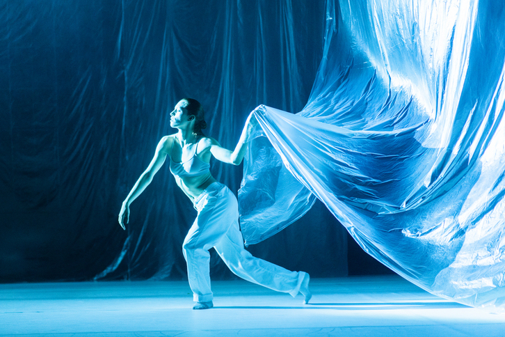 Ziomara Hormaetxe, ‘Lâticce’ obra performatiboan.