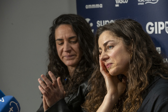 Alba Menendez eta Esther Arrojeria, Bera Berako jokalarien agerraldia, eskubaloia utziko dutela jakinaraziz.
