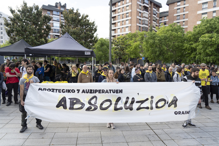 Reclamación de absolución para los siete de Aroztegia, el jueves en Iruñea.