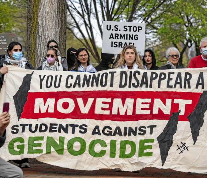 Kontzentrazioa Cambridgeko unibertsitatean, Harvardeko errepresioa salatzeko.