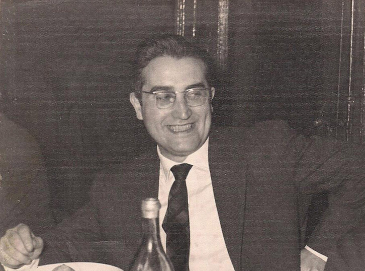 Gabriel Aresti La Concordiako tertulia batean.