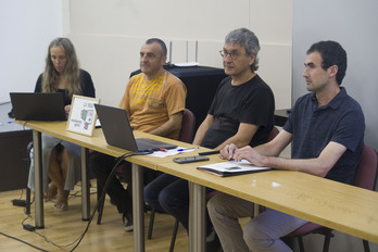 Ezker-eskuin, Miren Segurola UEMAko koordinatzailea, Martin Aramendi UEMAko lehendakaria, Iñaki Iurrebaso UEMAko ikerlaria eta Unai Oiartzun Siadecoko ikerlaria.