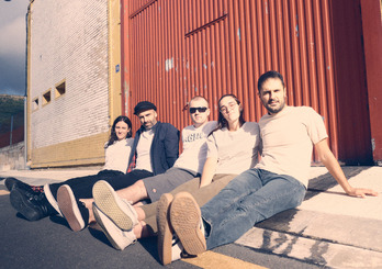 Eskafandra taldekoek debuteko diskoa kaleratu dute 2025eko udazkenean.