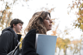 La abogada de Leire Díez, Eva Bejarano, llega a la Audiencia Nacional este sábado.