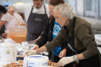 Voluntarias de Zaporeak, durante un acto en Donostia.