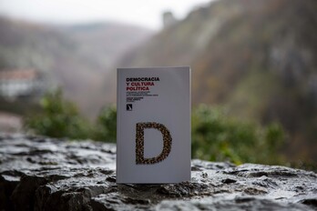 Arantzazulab-ek argitaratutako liburuaren azala